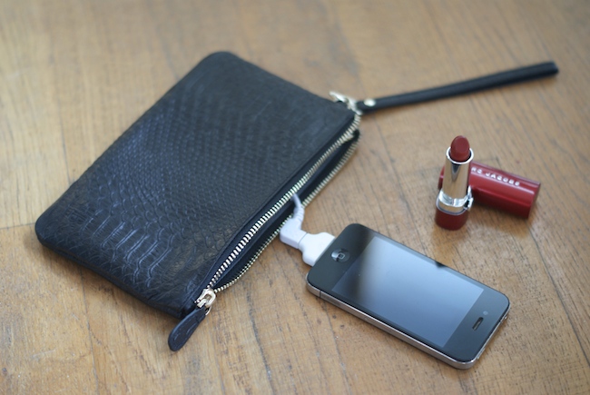 pochette recharge iphone